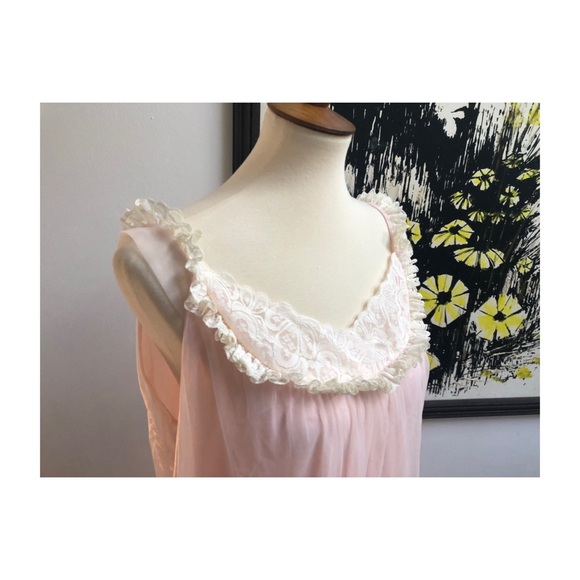 Flawless Vintage Nightgown - Picture 2 of 8